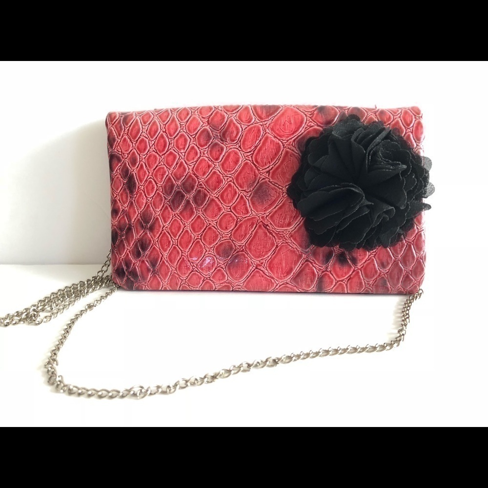 𝅺white‎ House Black Market pink wallet